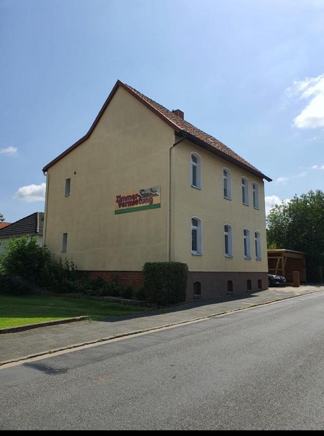 Zimmervermietung Lannik Hotel ฮิลเดสไฮม์ ภายนอก รูปภาพ