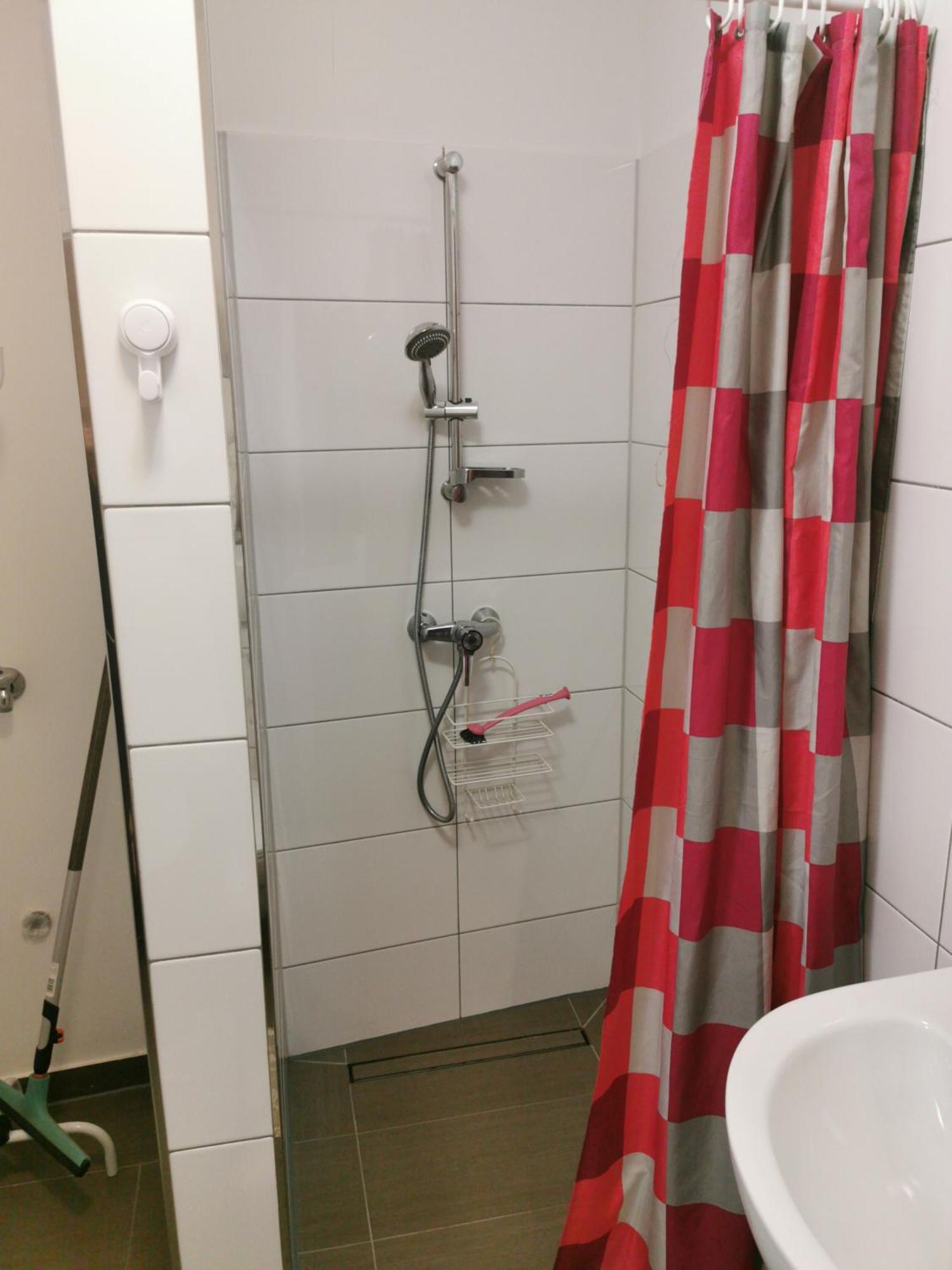 Zimmervermietung Lannik Hotel ฮิลเดสไฮม์ ภายนอก รูปภาพ